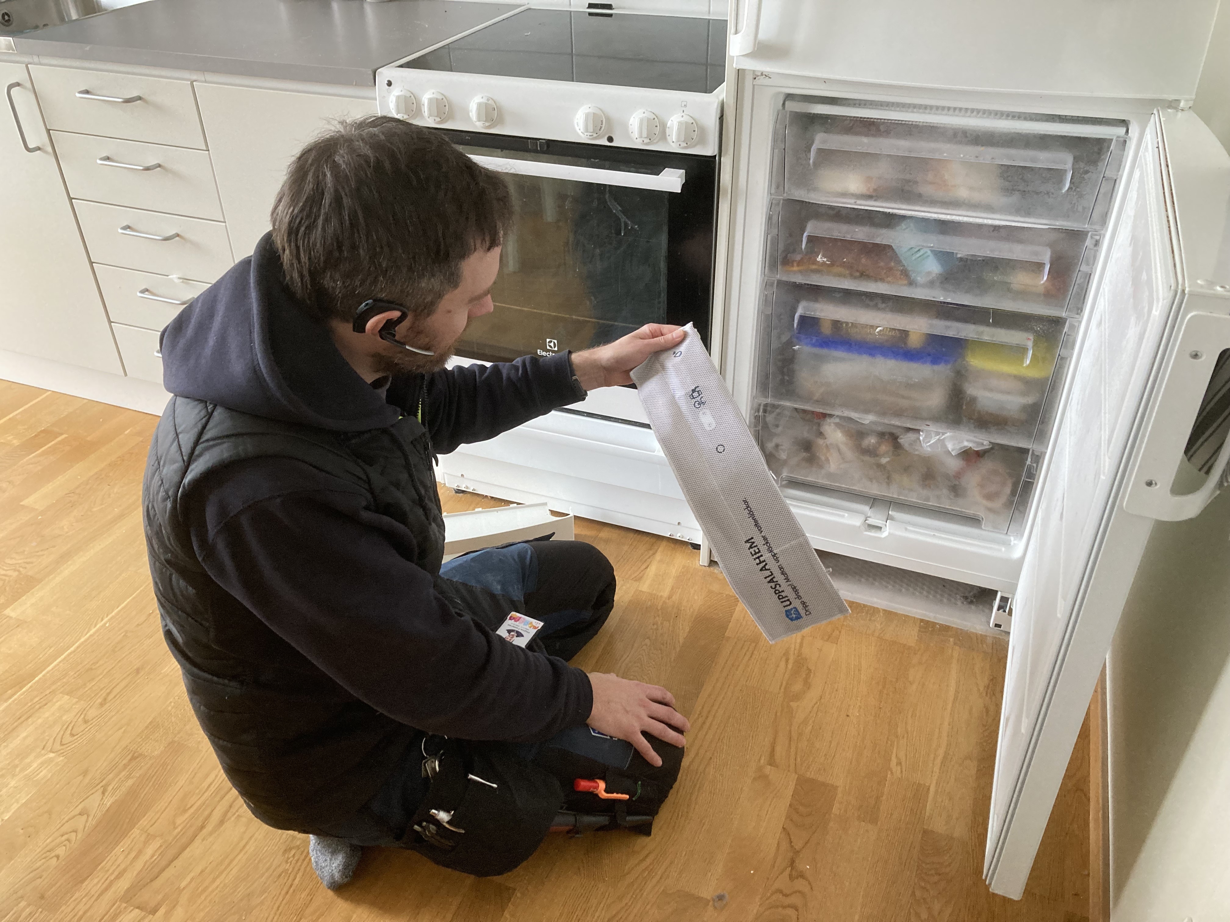 Uppsalahem testar smarta droppmattor under kylskåp